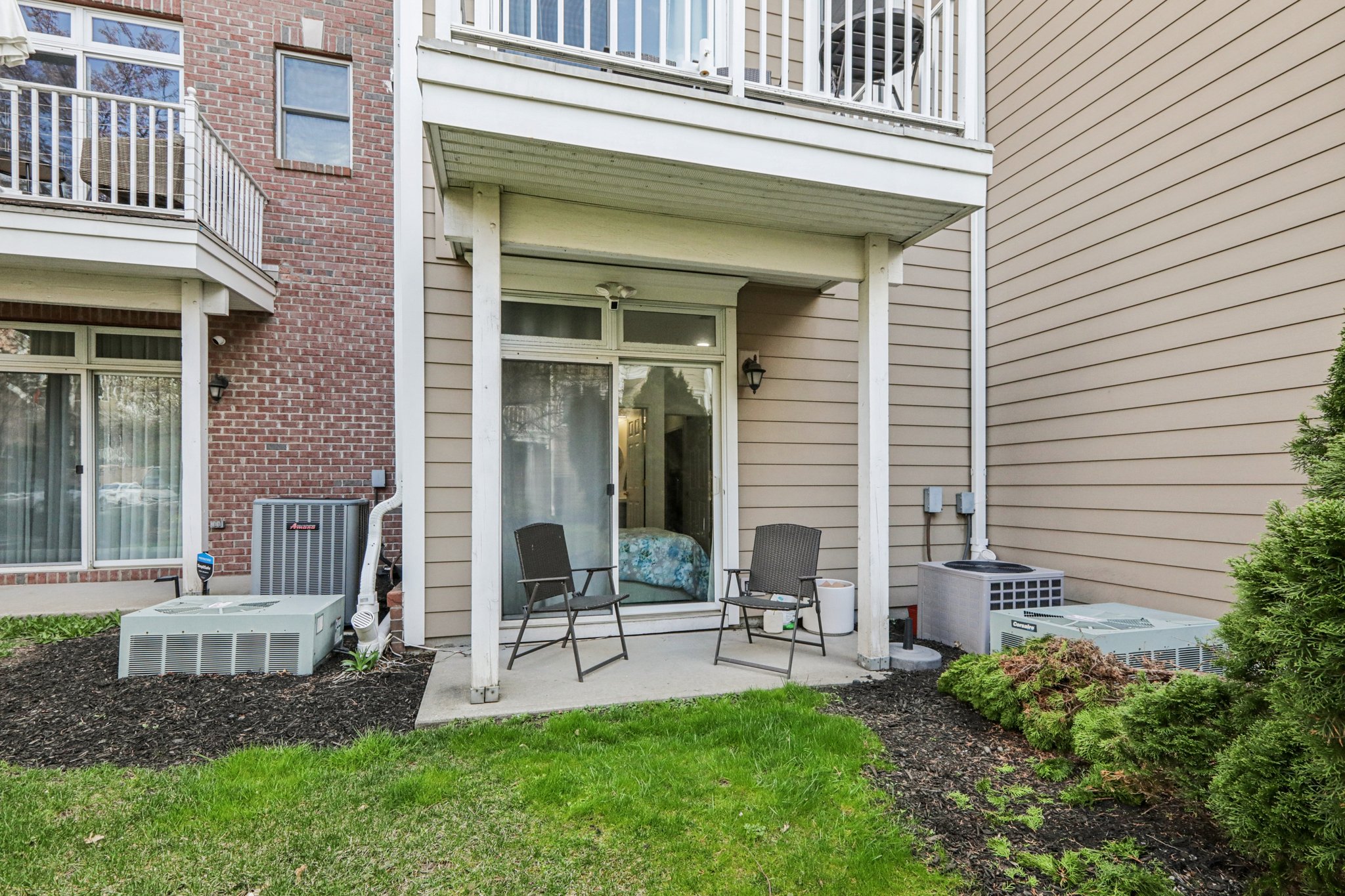 Buffalo Ct-S0204-069.jpg