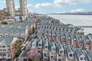 Buffalo Ct-S0204-077.jpg