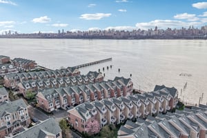 Buffalo Ct-S0204-079.jpg