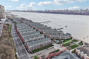 Buffalo Ct-S0204-082.jpg