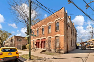 458 N Paulina St_002