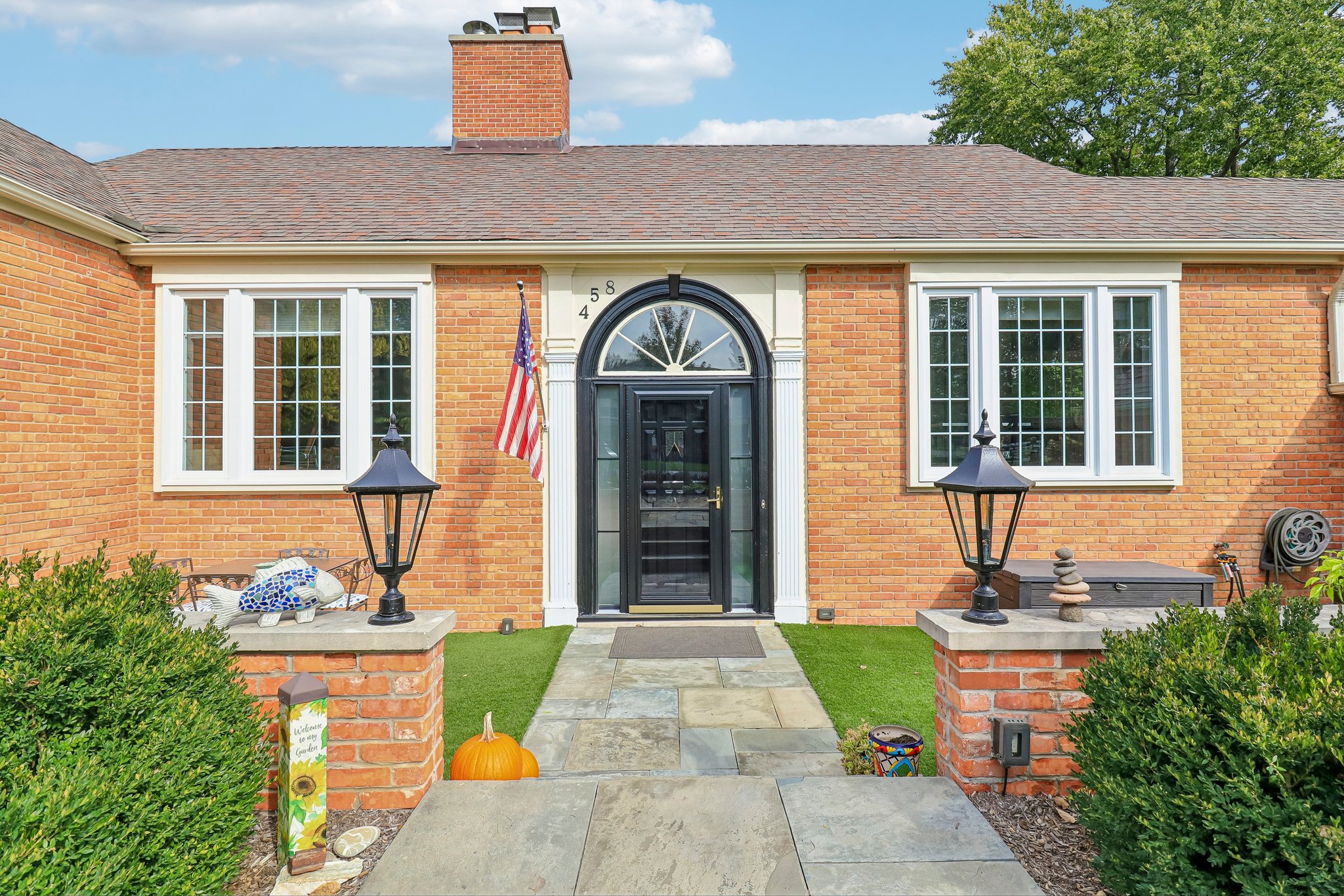 Pinewoods Dr-S1010-002.jpg