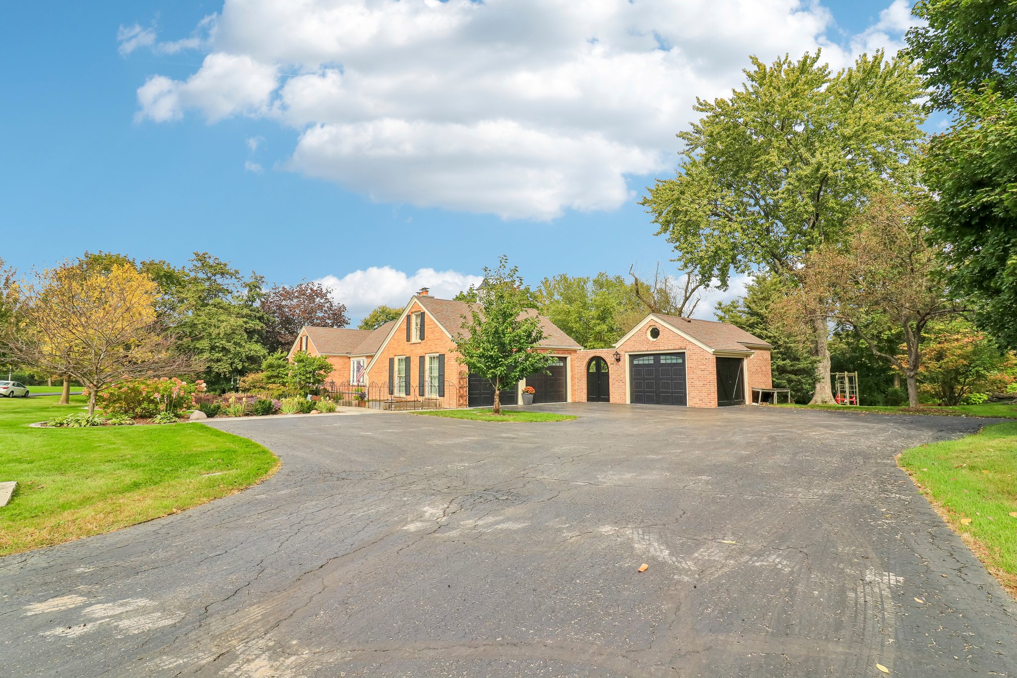 Pinewoods Dr-S1010-006.jpg