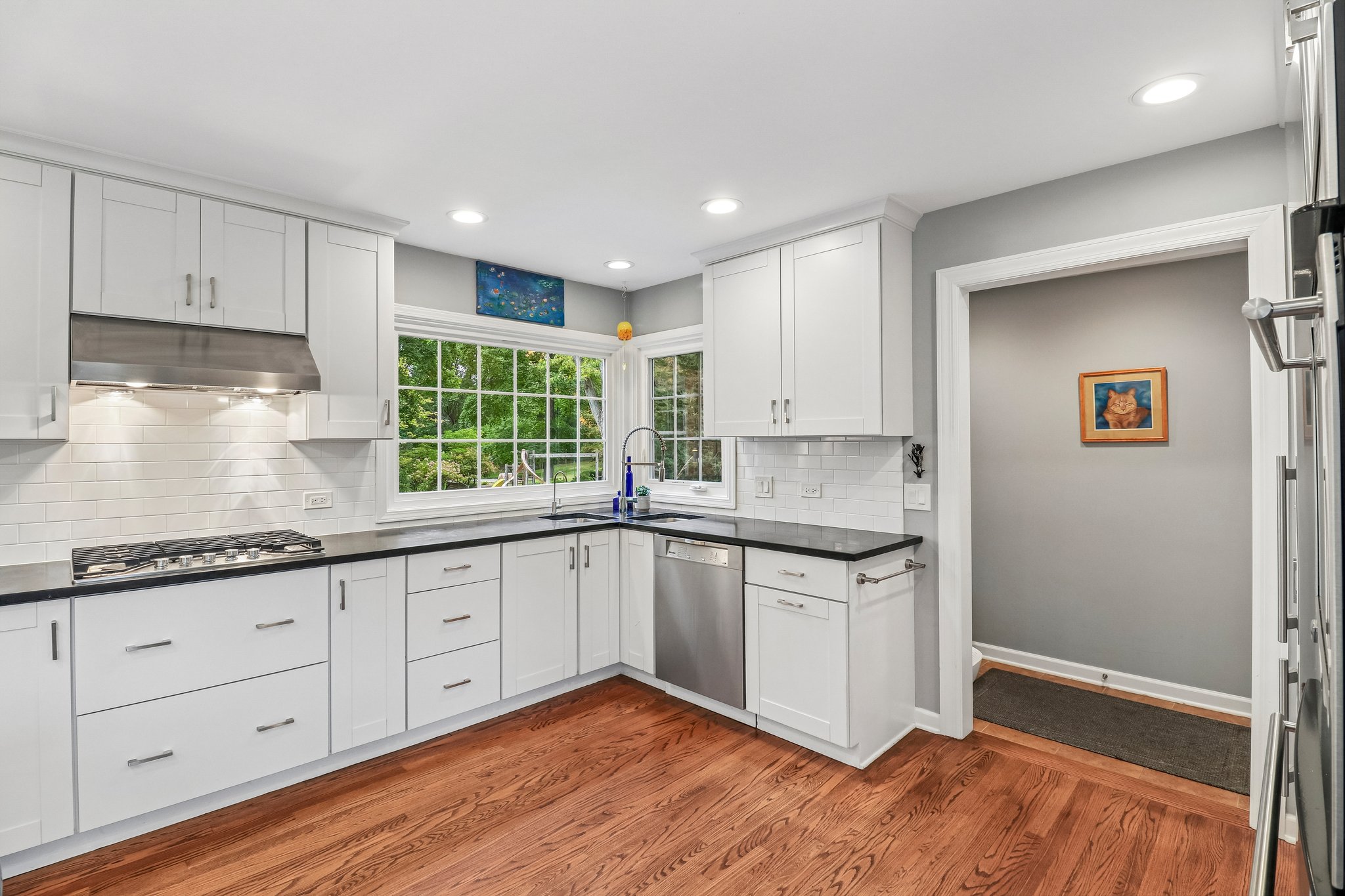Pinewoods Dr-S1010-020.jpg