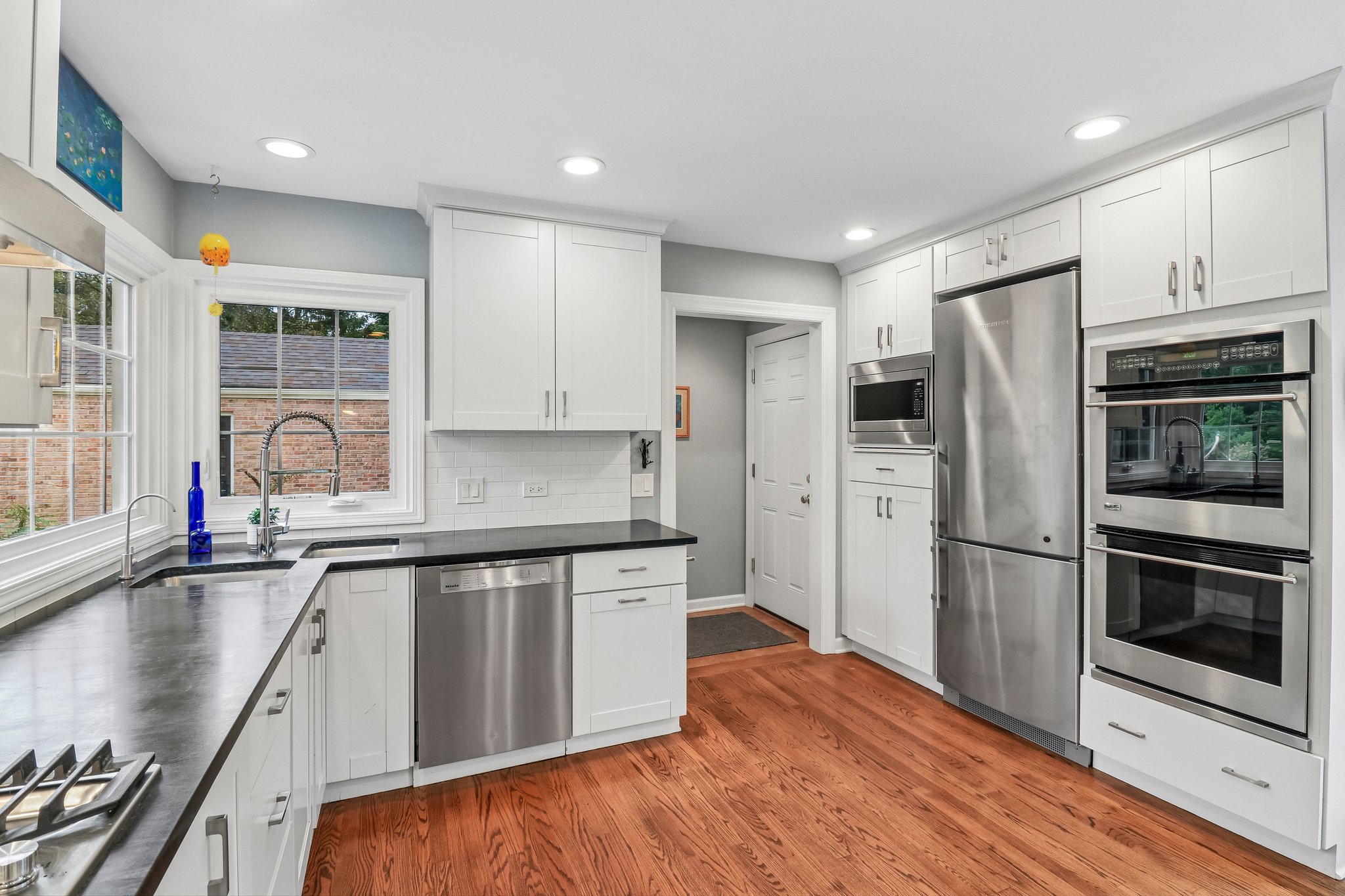 Pinewoods Dr-S1010-021.jpg