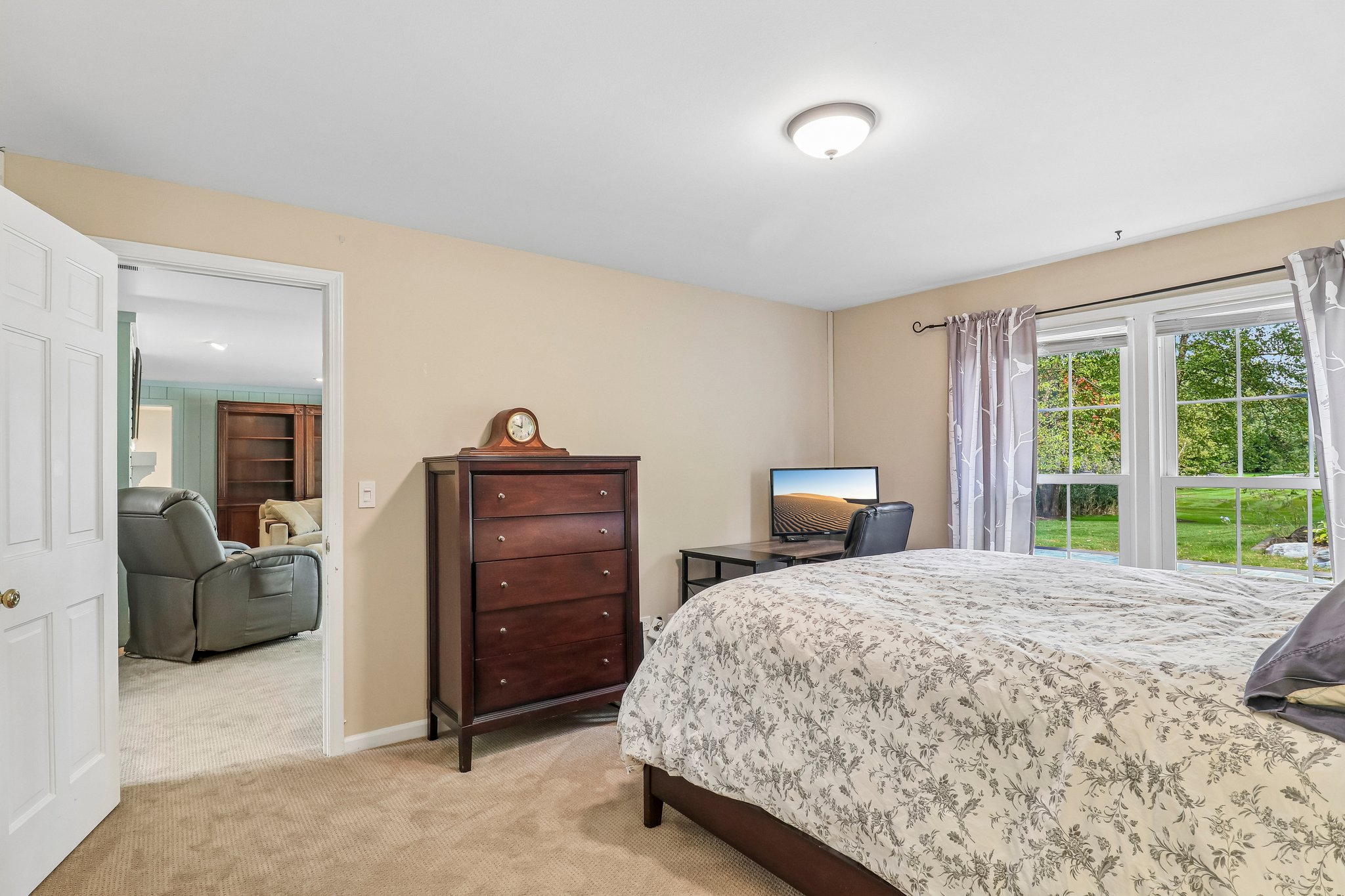 Pinewoods Dr-S1010-037.jpg