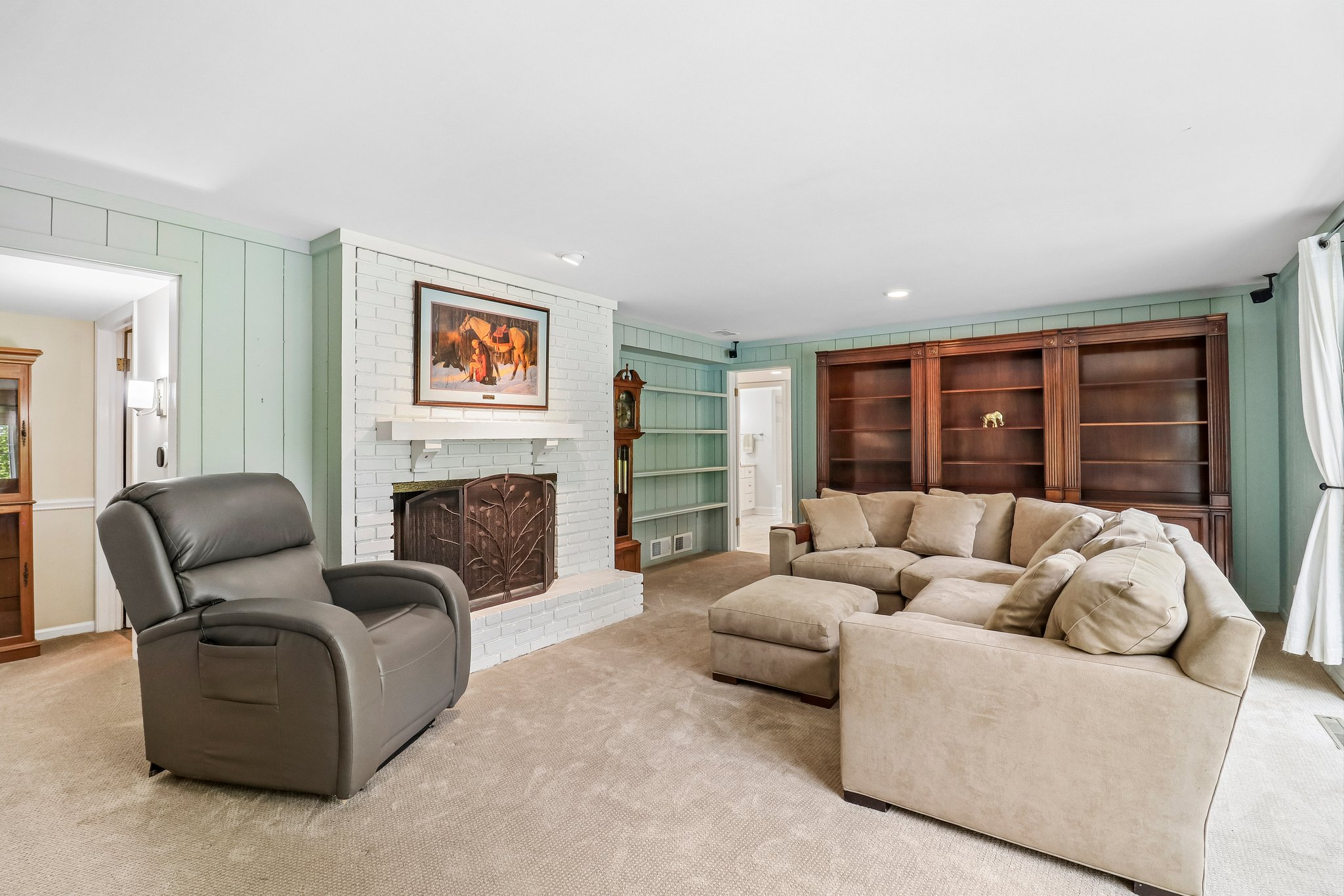 Pinewoods Dr-S1010-039.jpg