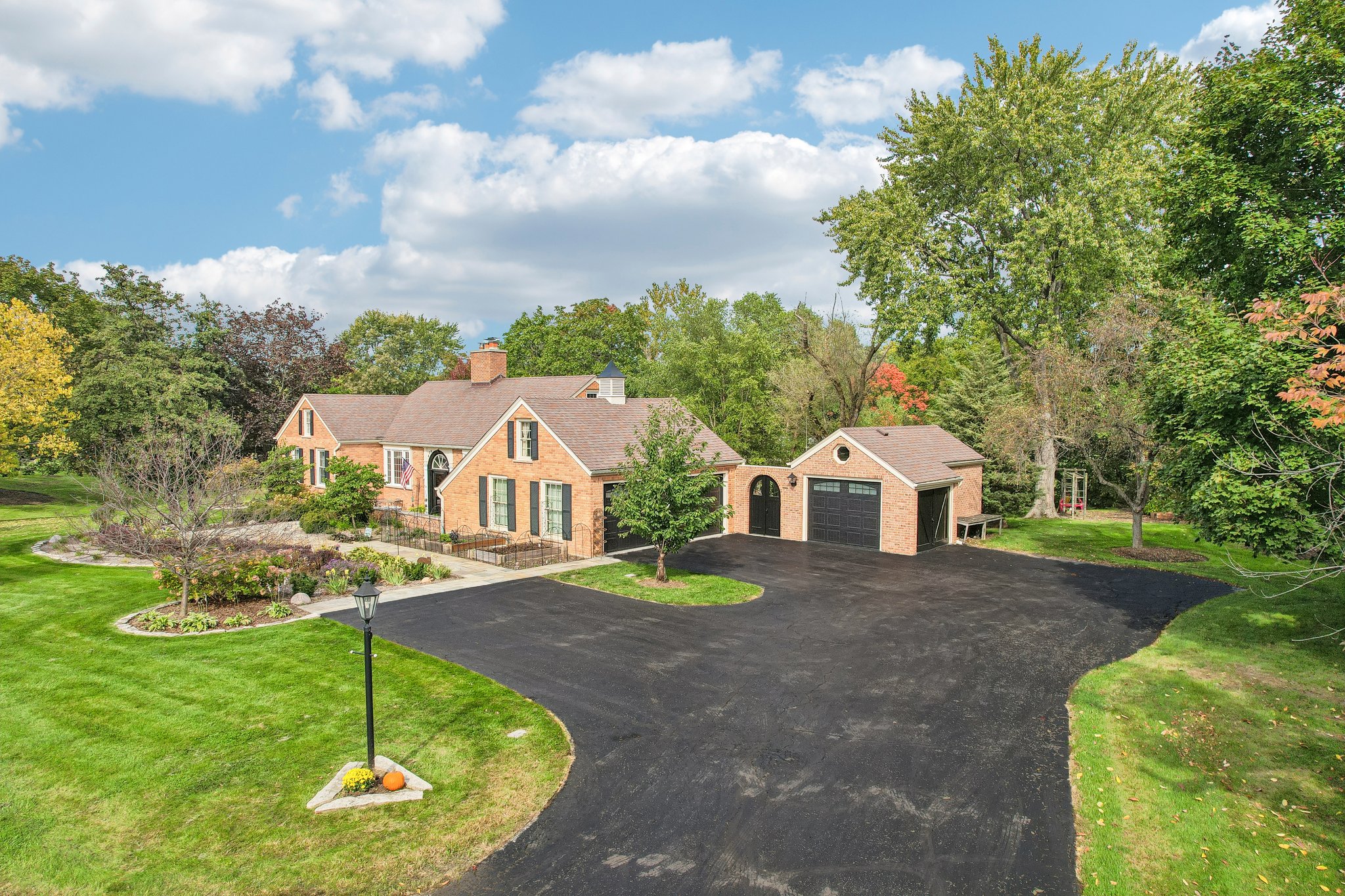 Pinewoods Dr-S1010-058r.jpg