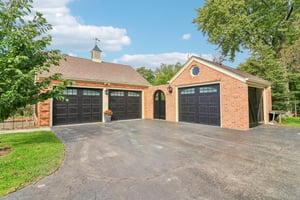 Pinewoods Dr-S1010-007.jpg