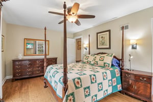 Pinewoods Dr-S1010-027.jpg