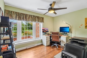 Pinewoods Dr-S1010-032.jpg