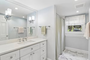 Pinewoods Dr-S1010-043.jpg
