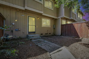  Photo 0