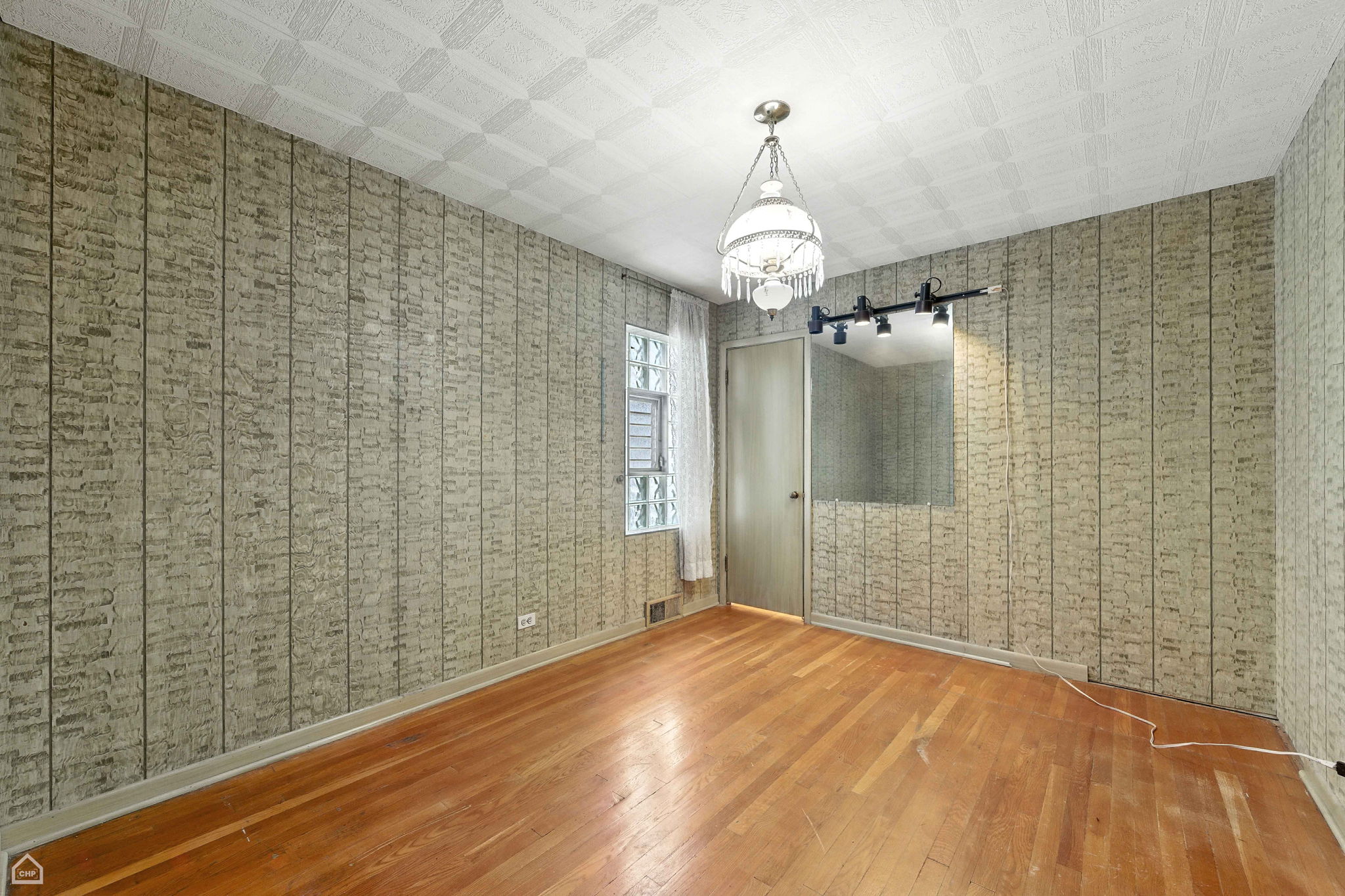 4583 N McVicker Ave_006