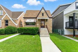 4583 N McVicker Ave_001