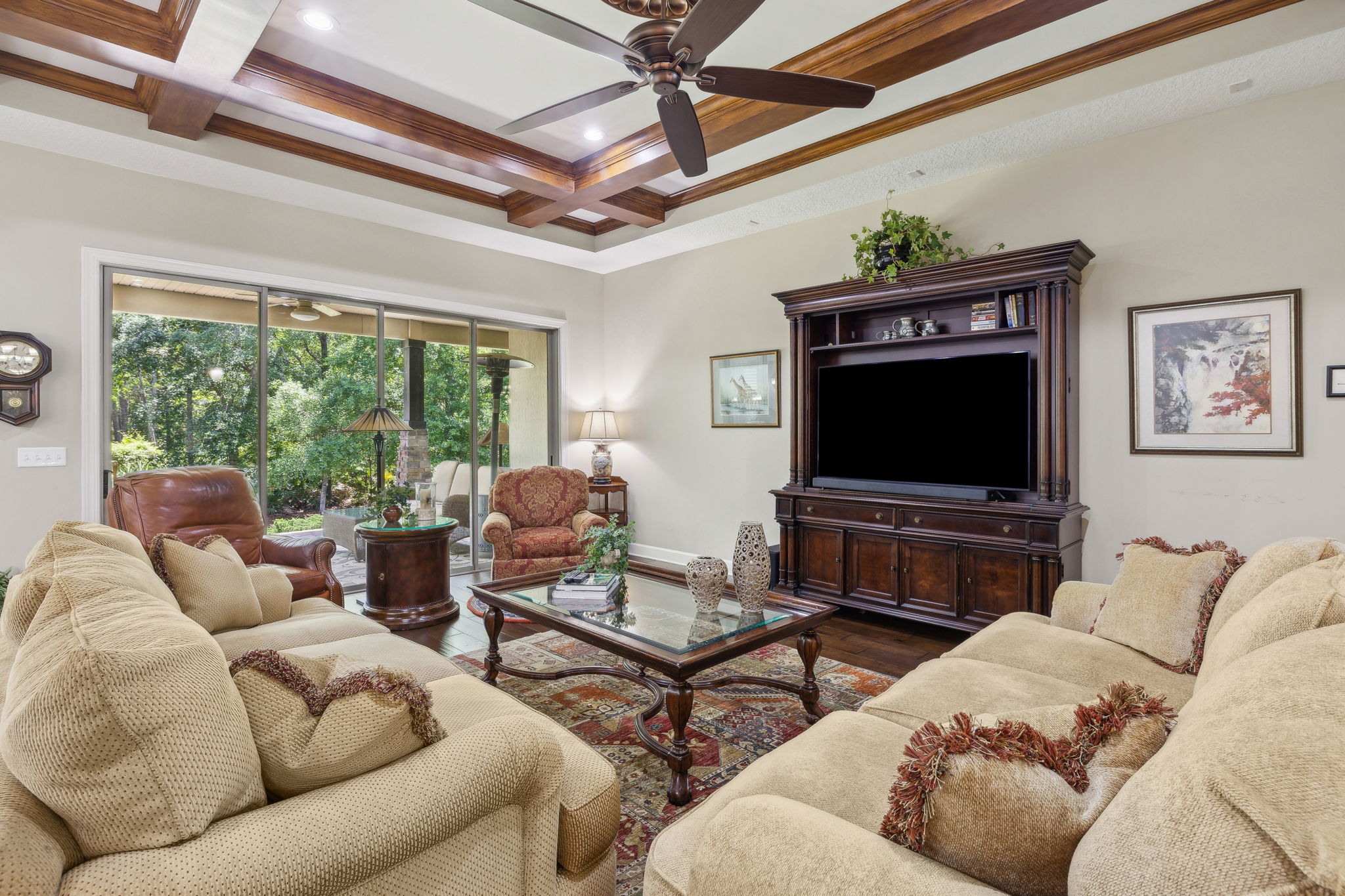 Sliding Doors open to Lanai