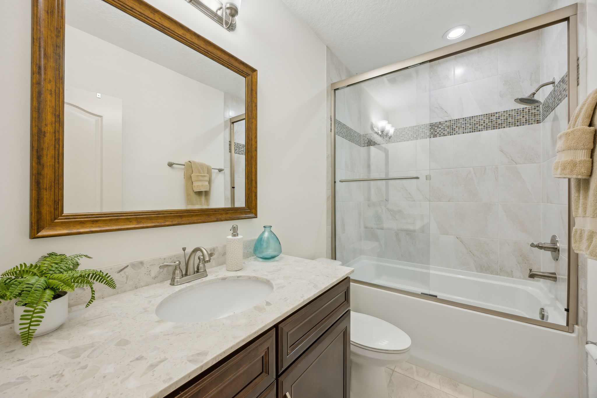 2nd Floor Bath - Hall Bath