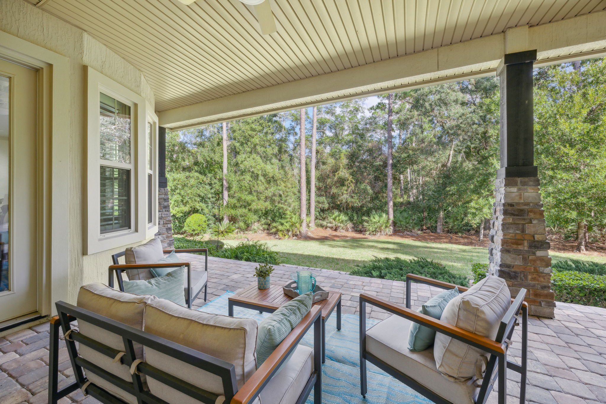 Lania with Preserve Views