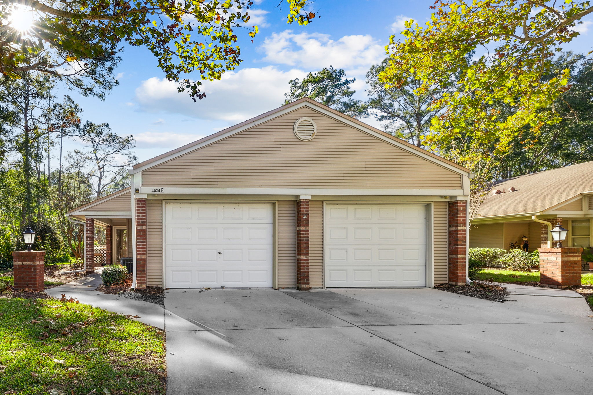 Welcome to 4584 Middleton Park Cir E