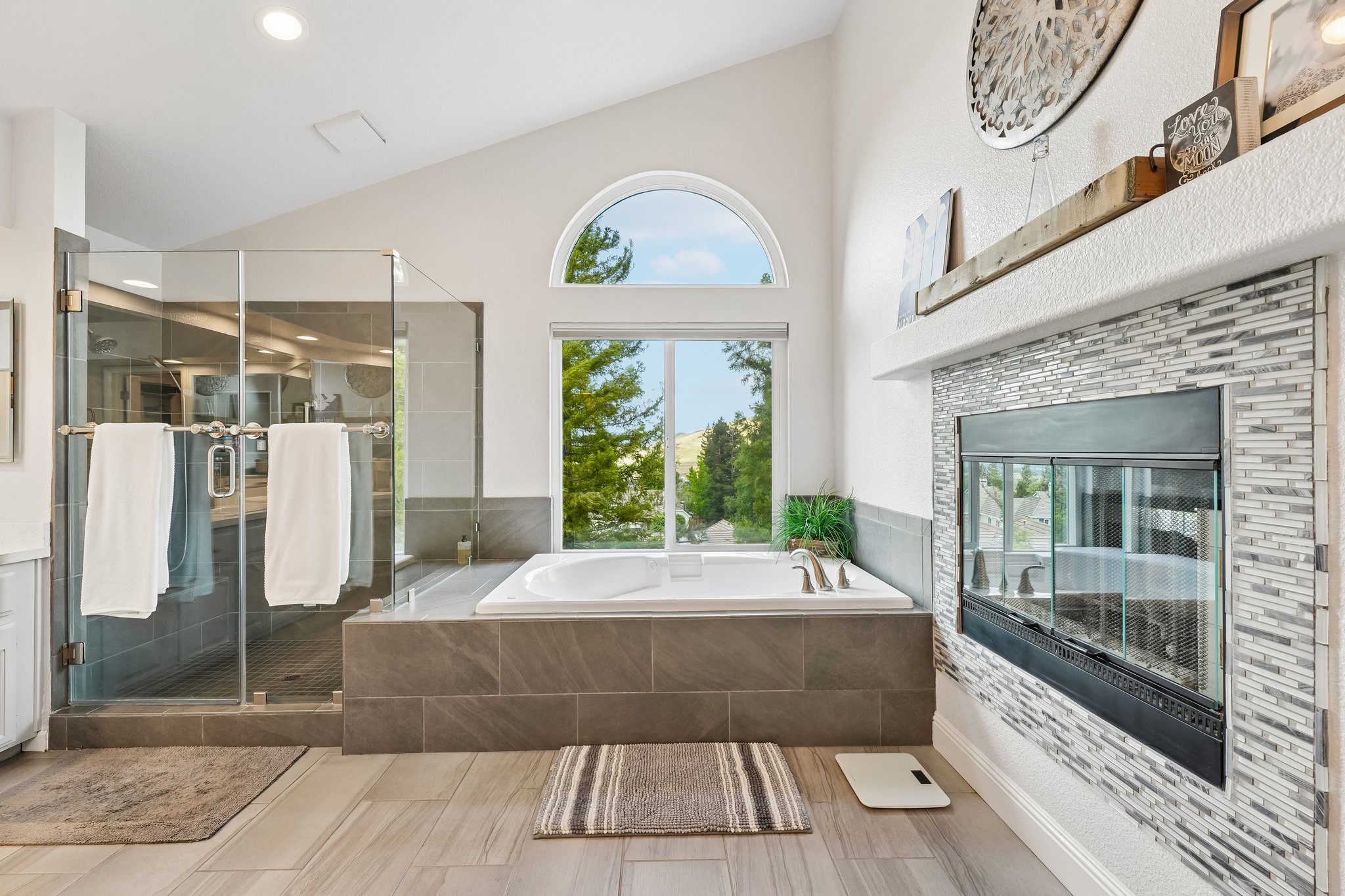 Obsidian Way-S2204-042.jpg
