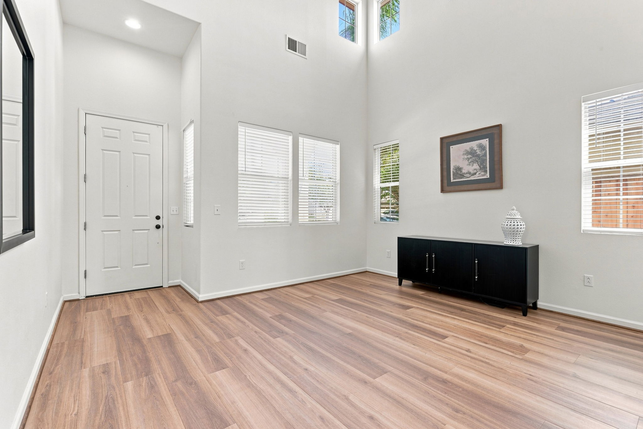 004_F8_4597 Bonsai Ave
