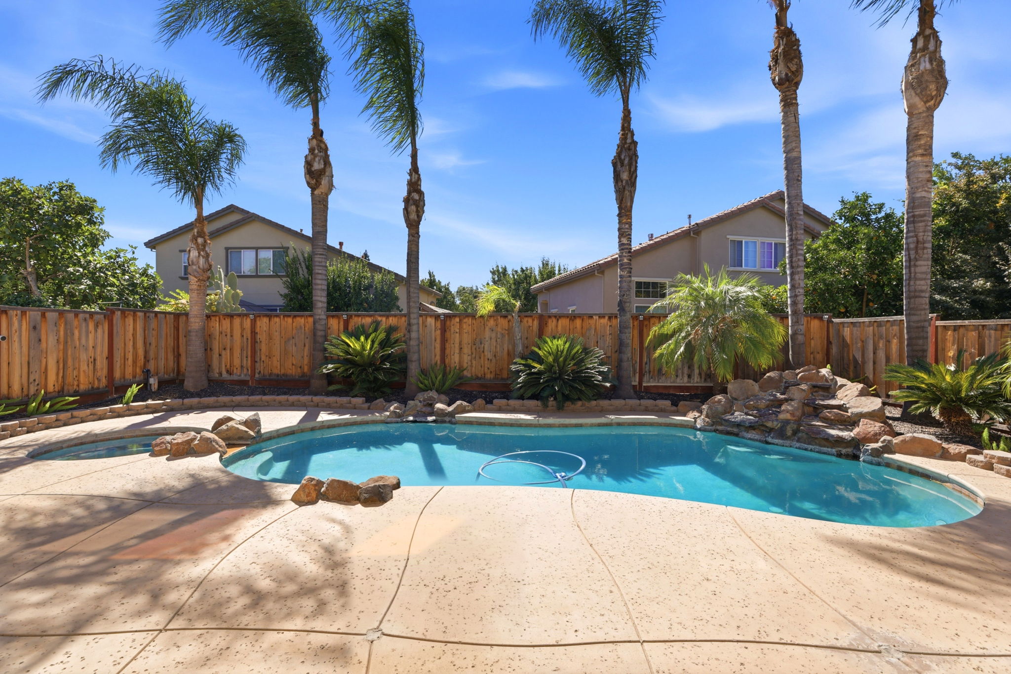 035_F8_4597 Bonsai Ave