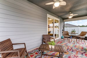 Screened-in Porch