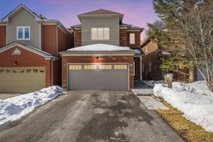 Parking for 6 [2 in garage, 4 in driveway]