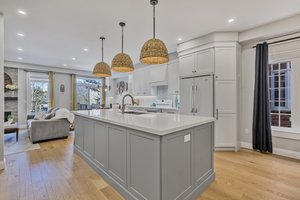 Gourmet kitchen with centre island