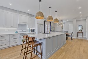 Kitchen/Breakfast Bar