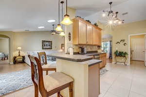 Kitchen/Breakfast Bar