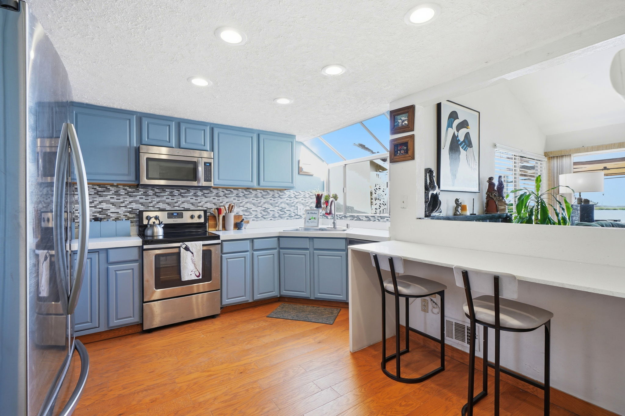 010_F8_46 Edgewater Pl