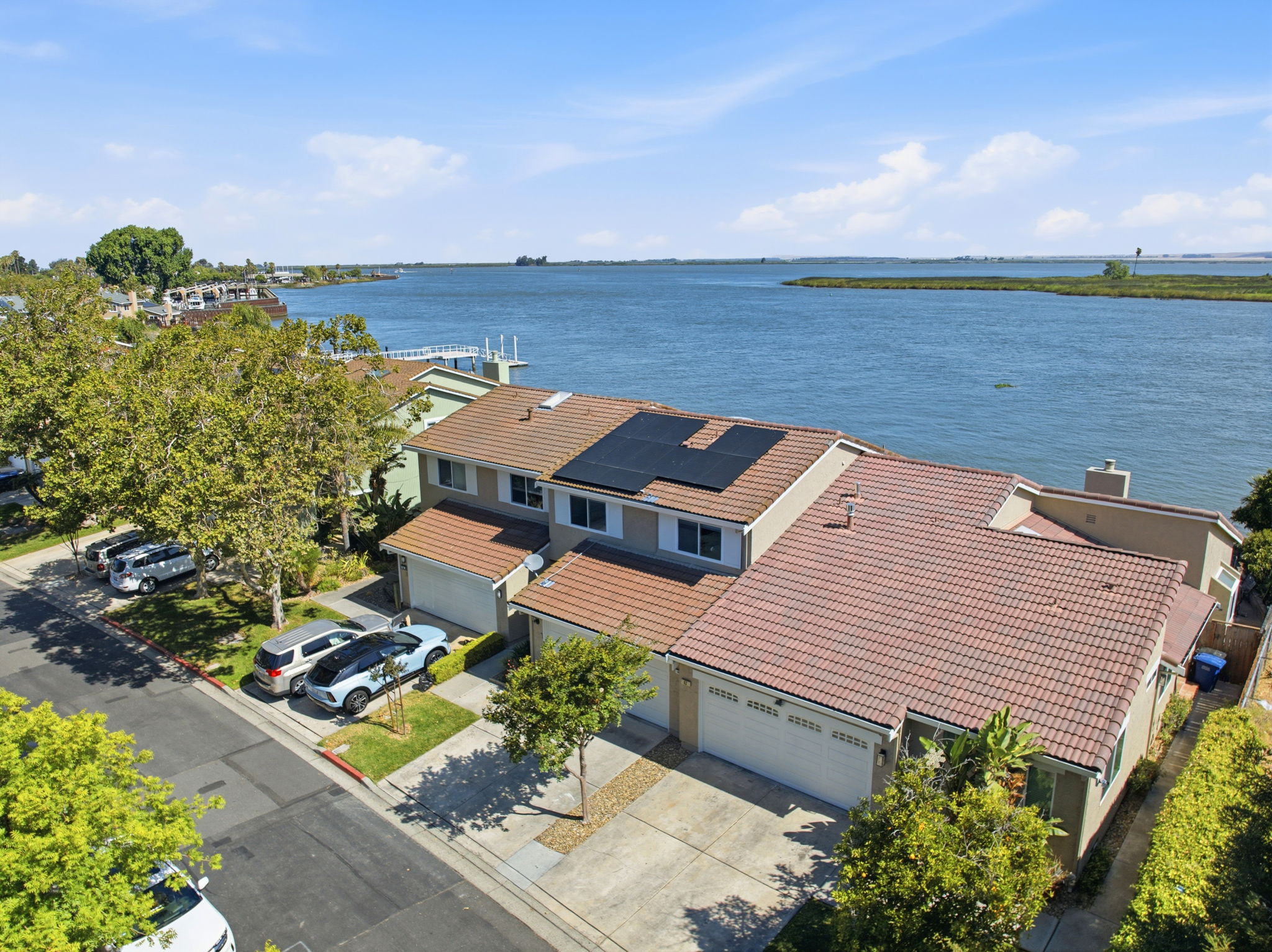 002_F8_AERIAL_46 Edgewater Pl