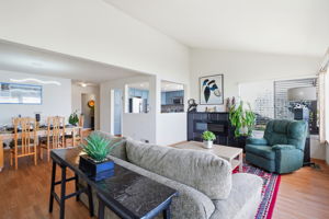 007_F8_46 Edgewater Pl