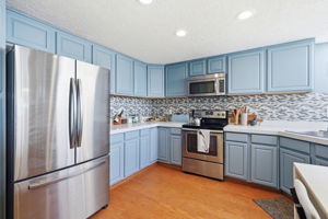 011_F8_46 Edgewater Pl