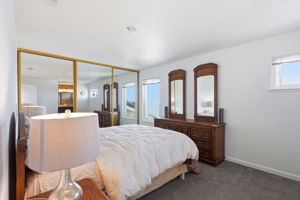 024_F8_46 Edgewater Pl