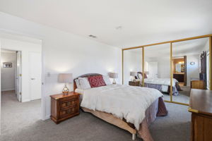 025_F8_46 Edgewater Pl