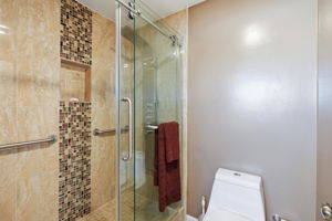 031_F8_46 Edgewater Pl