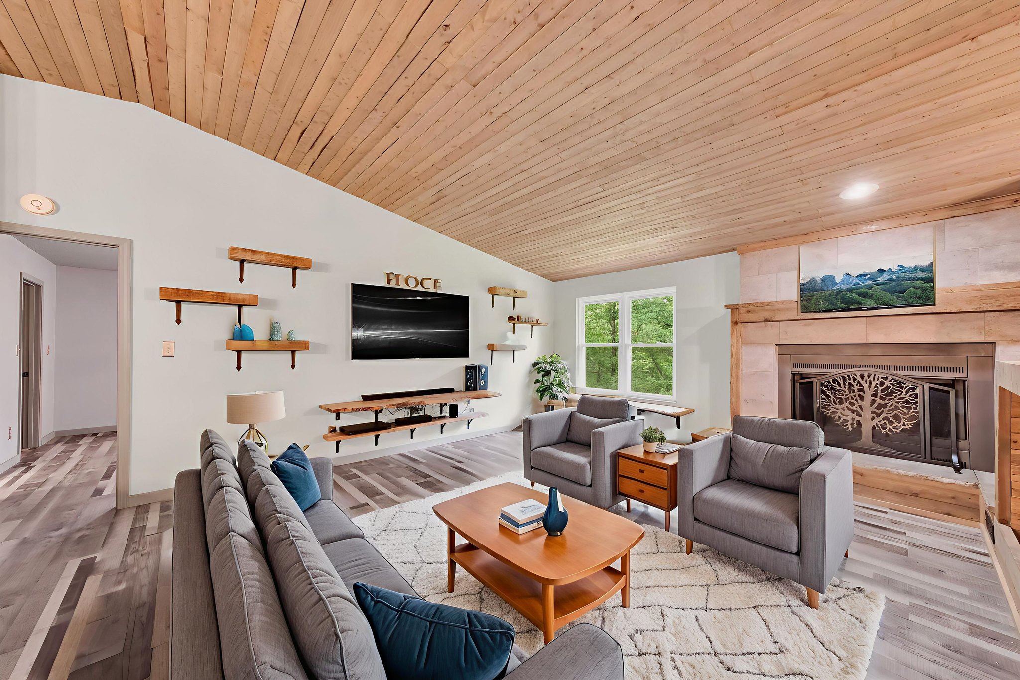 46 Green Valley Rd5 virtually staged.jpeg