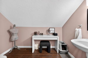  Photo 32