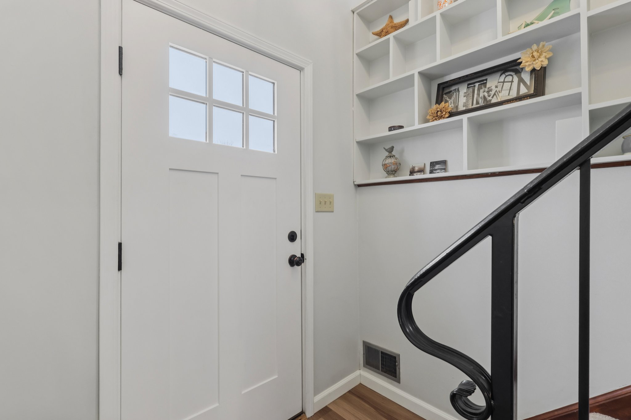 Marion Dr-S2201-008.jpg