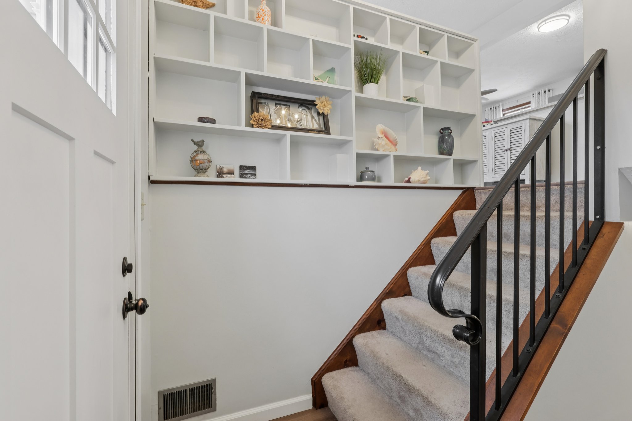 Marion Dr-S2201-009.jpg