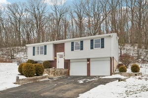 Marion Dr-S2201-001.jpg