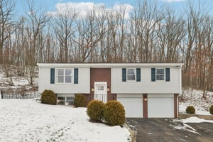 Marion Dr-S2201-003.jpg