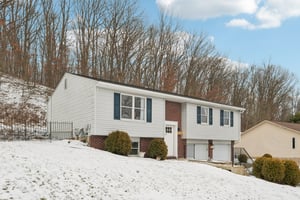 Marion Dr-S2201-005.jpg