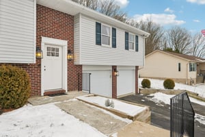 Marion Dr-S2201-006.jpg