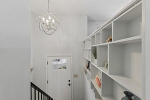 Marion Dr-S2201-010.jpg