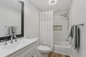 Marion Dr-S2201-038.jpg