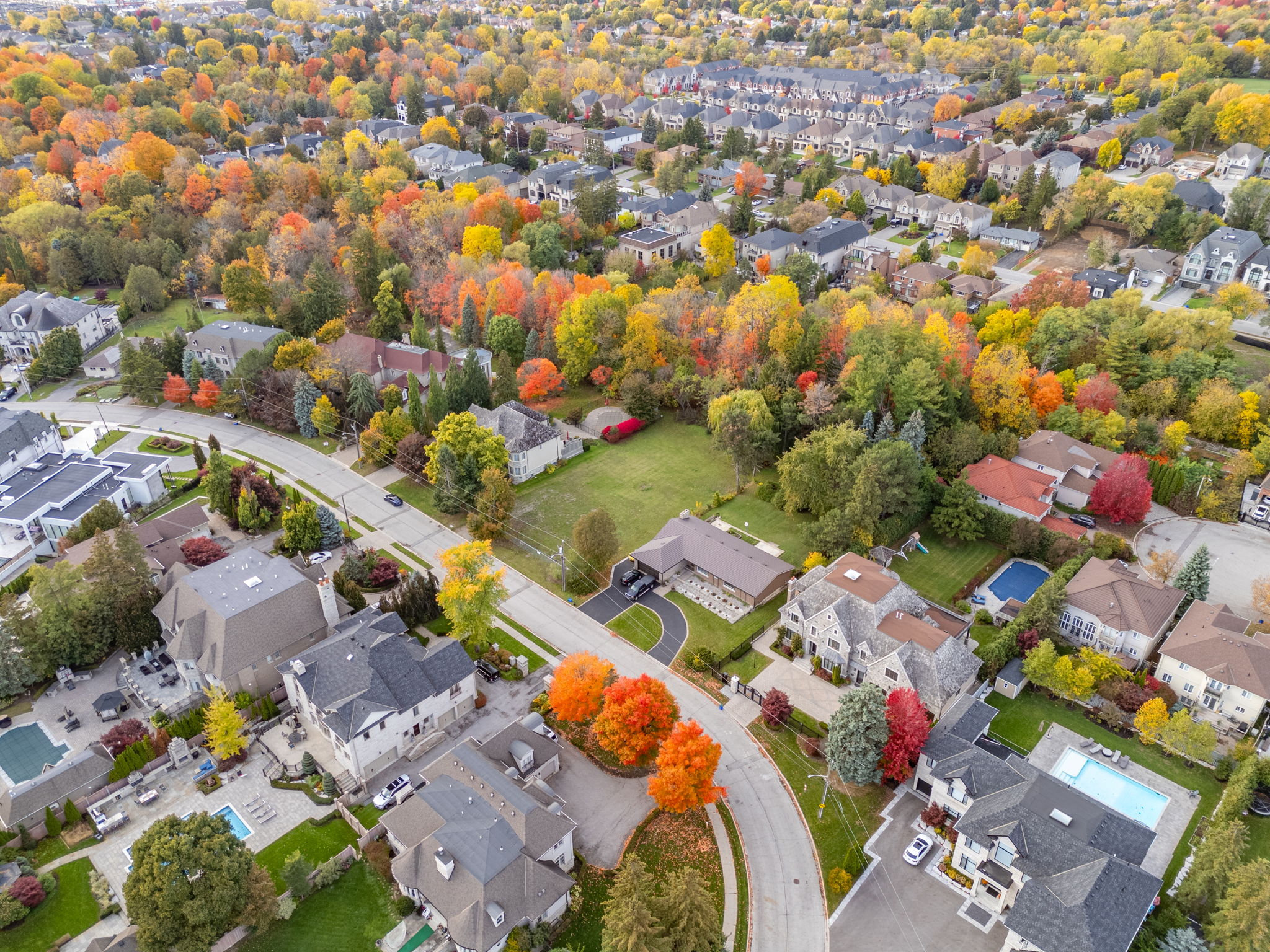 46 Maryvale Crescent Richmond Hill, ON L4C 6P8
