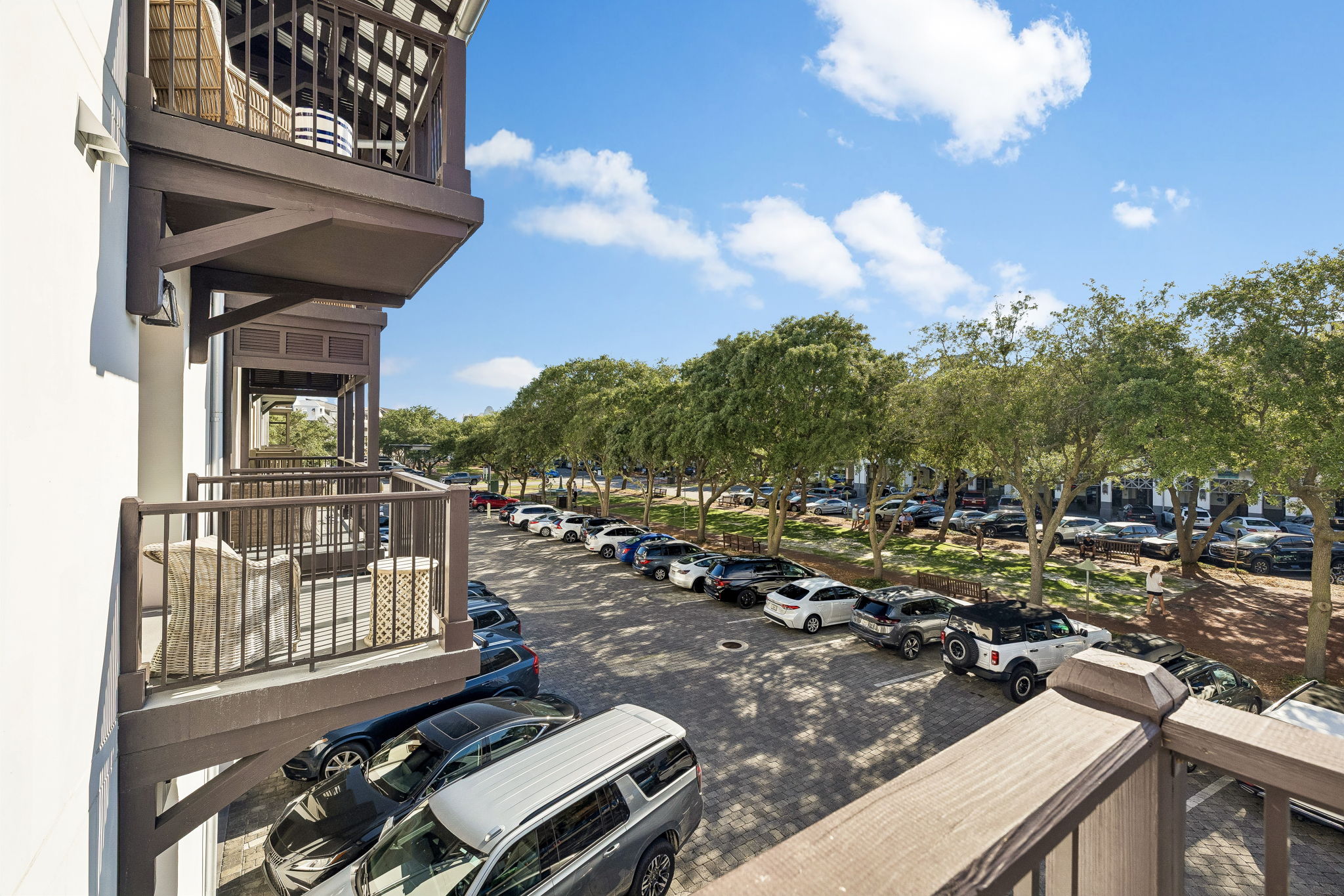 Array_46NBarrettSquare201-76
